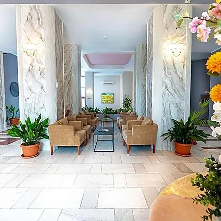 Ambasador Hotell 4*